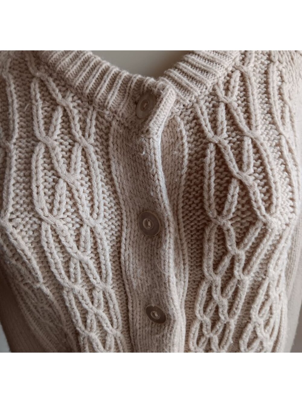 Women's Cardigan Sweater Medium Vintage Cable Knit Ribbed Cuffs Beige 1960's